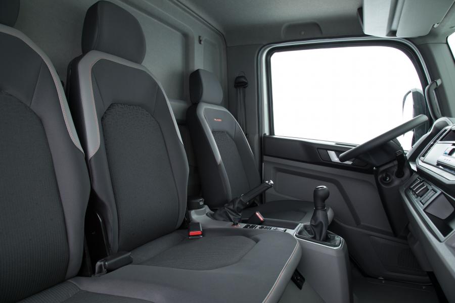 Интерьер Volkswagen Delivery 4.150 2017 года  (фото 13 из 18)